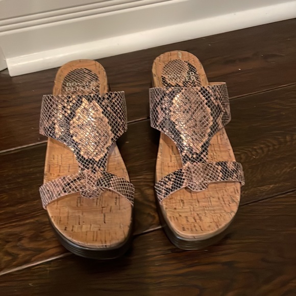 Donald Pliner Faina P7 Metallic Python Print Sandals - Picture 2 of 7